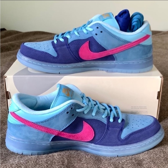 Nike Dunk SB ‘Run The Jewels’ - Picture 2 of 12